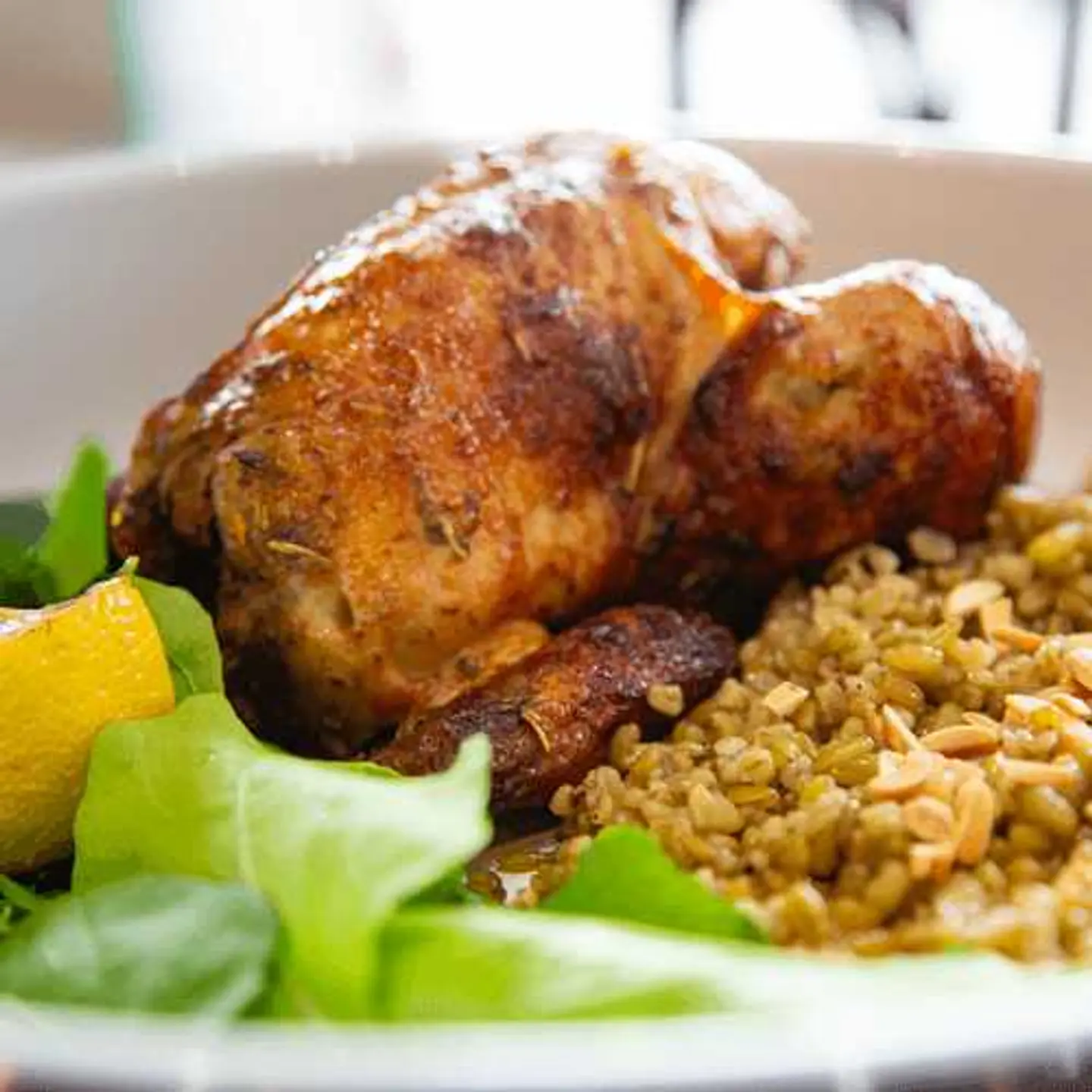 نص دجاجة مع الفريكة عادي