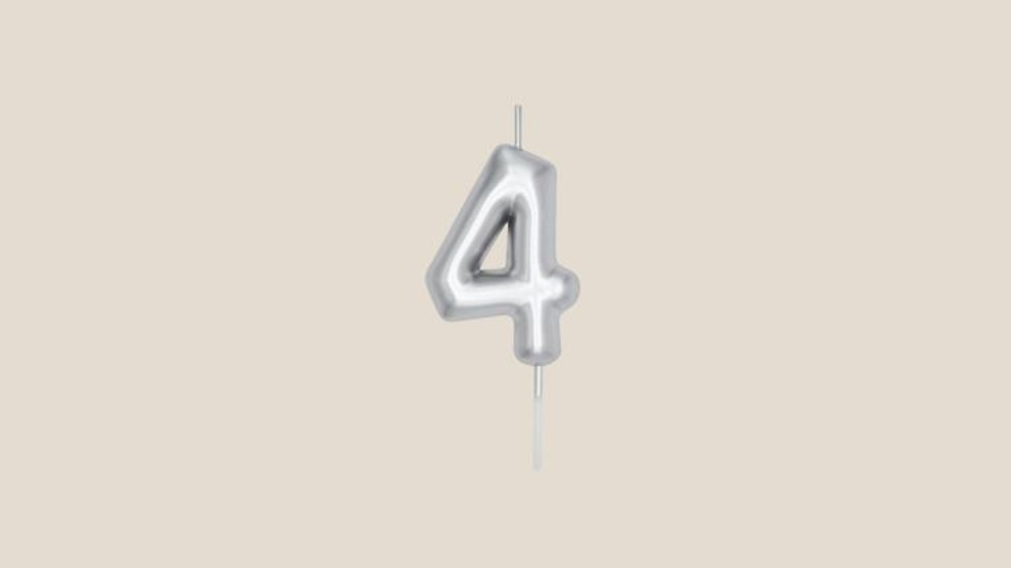 رقم 4 فضي