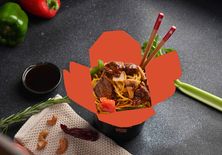 اللحم والفطر بصلصة المحار