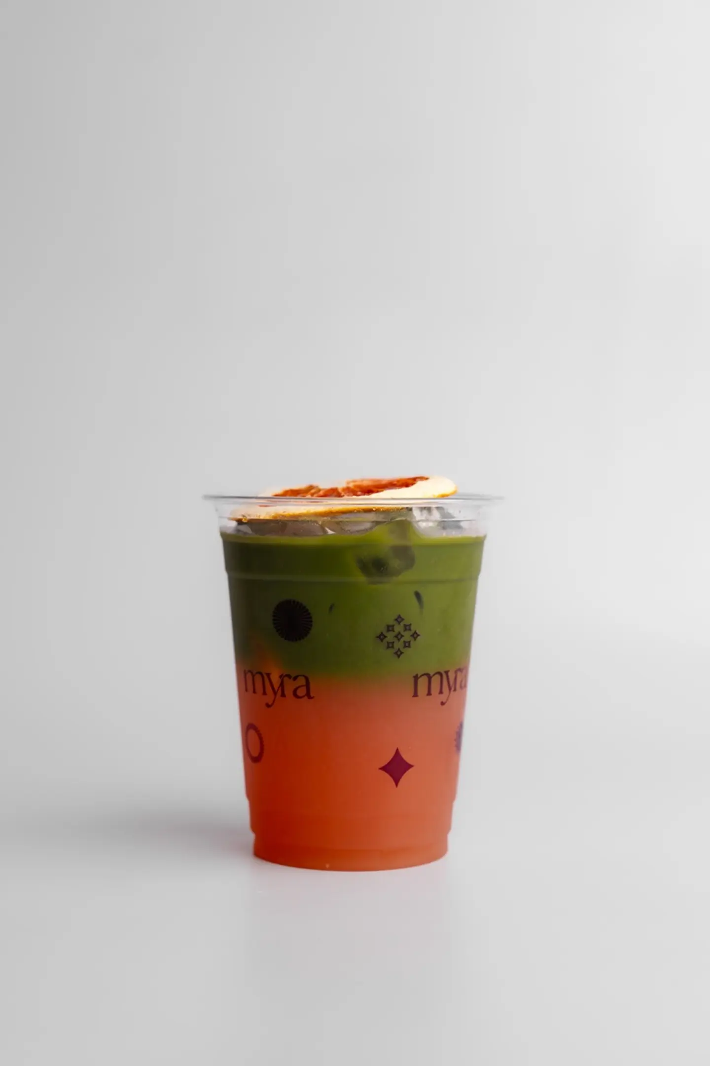 تونيك الماتشا بالجريب فروت الوردي