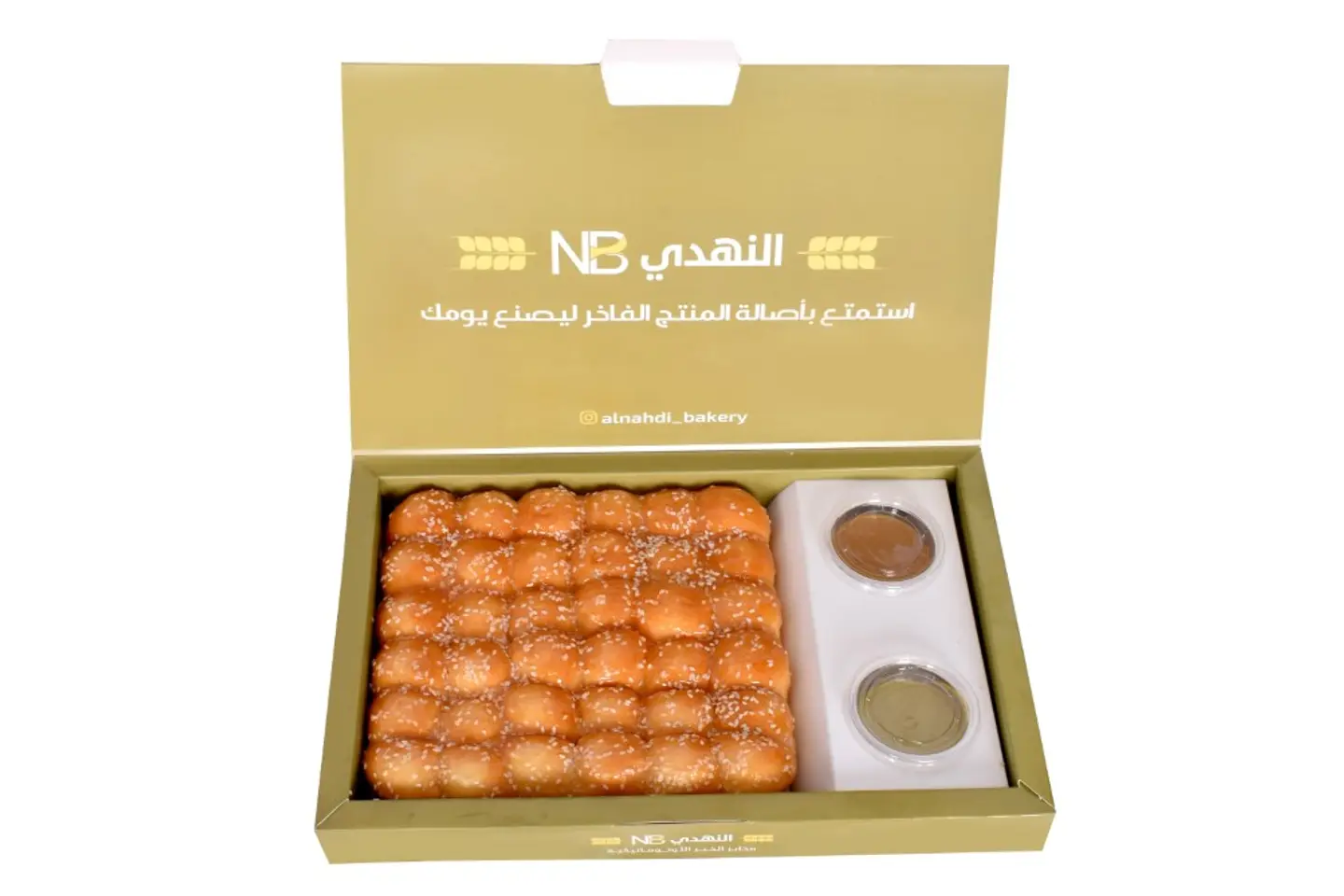 خلية نحل كبيره مع الصوص