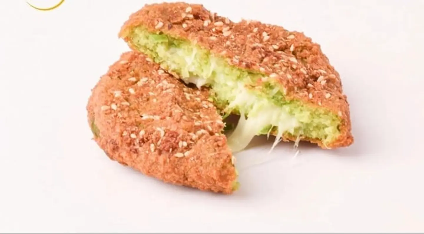 صحن فلافل بالجبنه الموزريلا 3 حبات كبيره