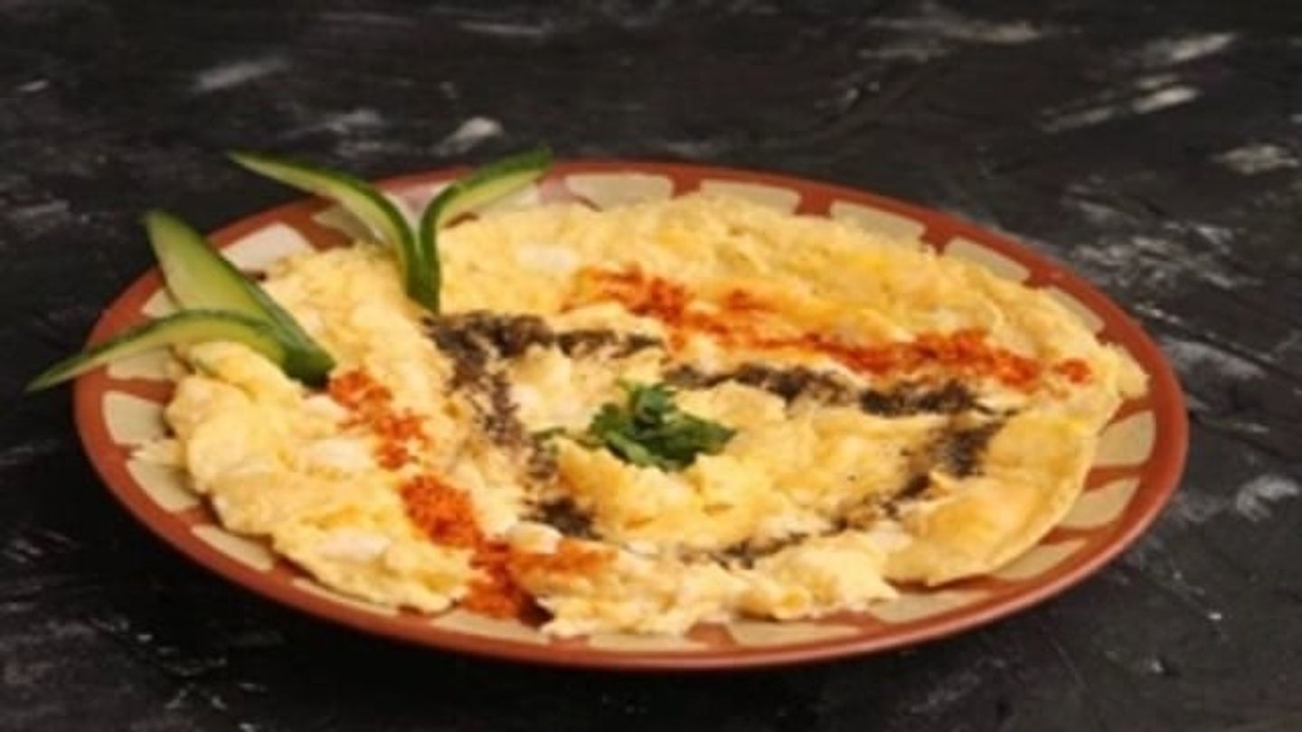 Fried Eggs With Cheese