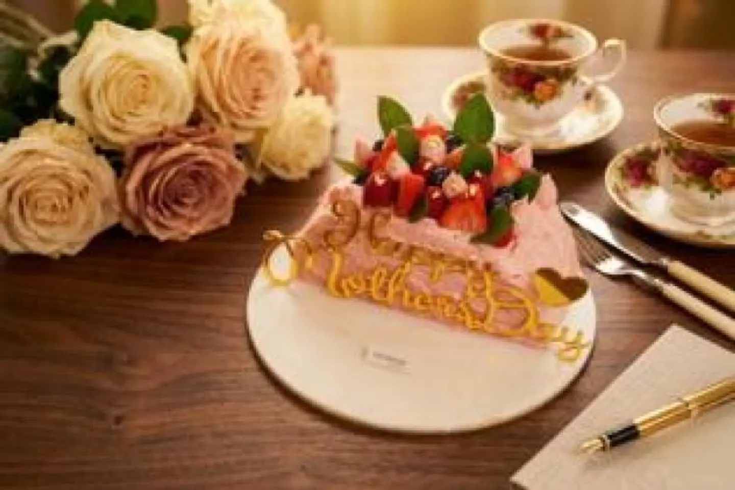 Mothers Day Berry Cake