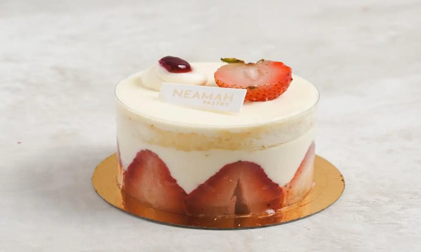 قطعة كيك فراولة