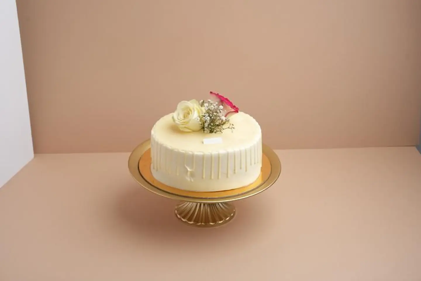 White Rose Cake