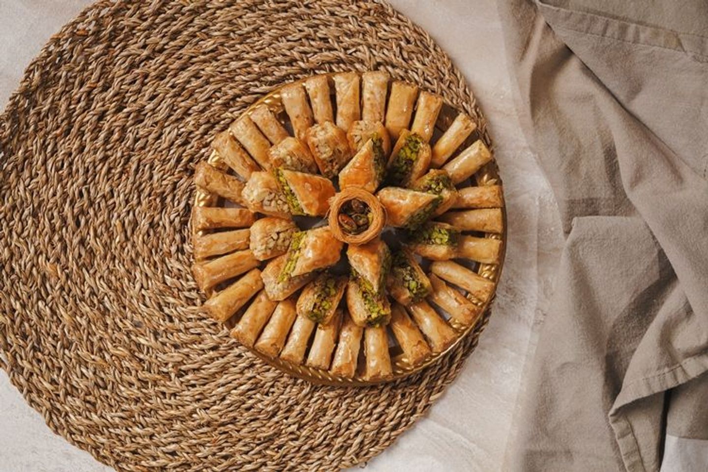 صحن بقلاوة صغير