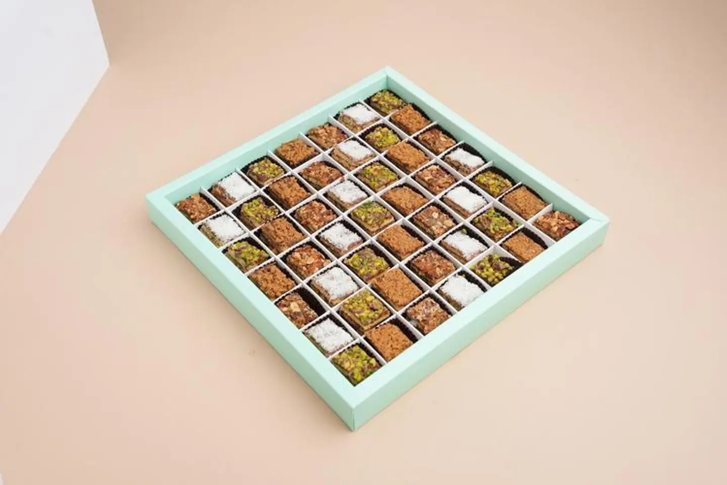 صحن تمرية مشكل