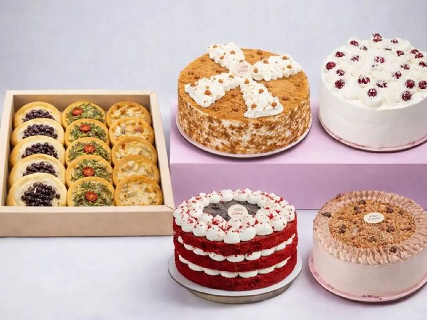 عرض كيكة وبوكس معجنات