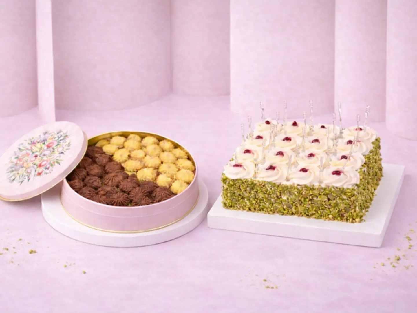 Display Cubes Of Your Choice With A Petit Four Box