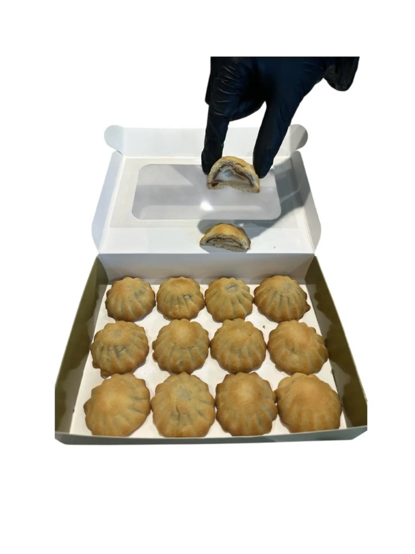 Box Mamoul With Cream Small