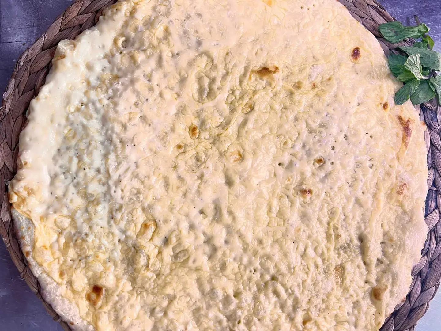 جبن سائل كبير بالعسل-