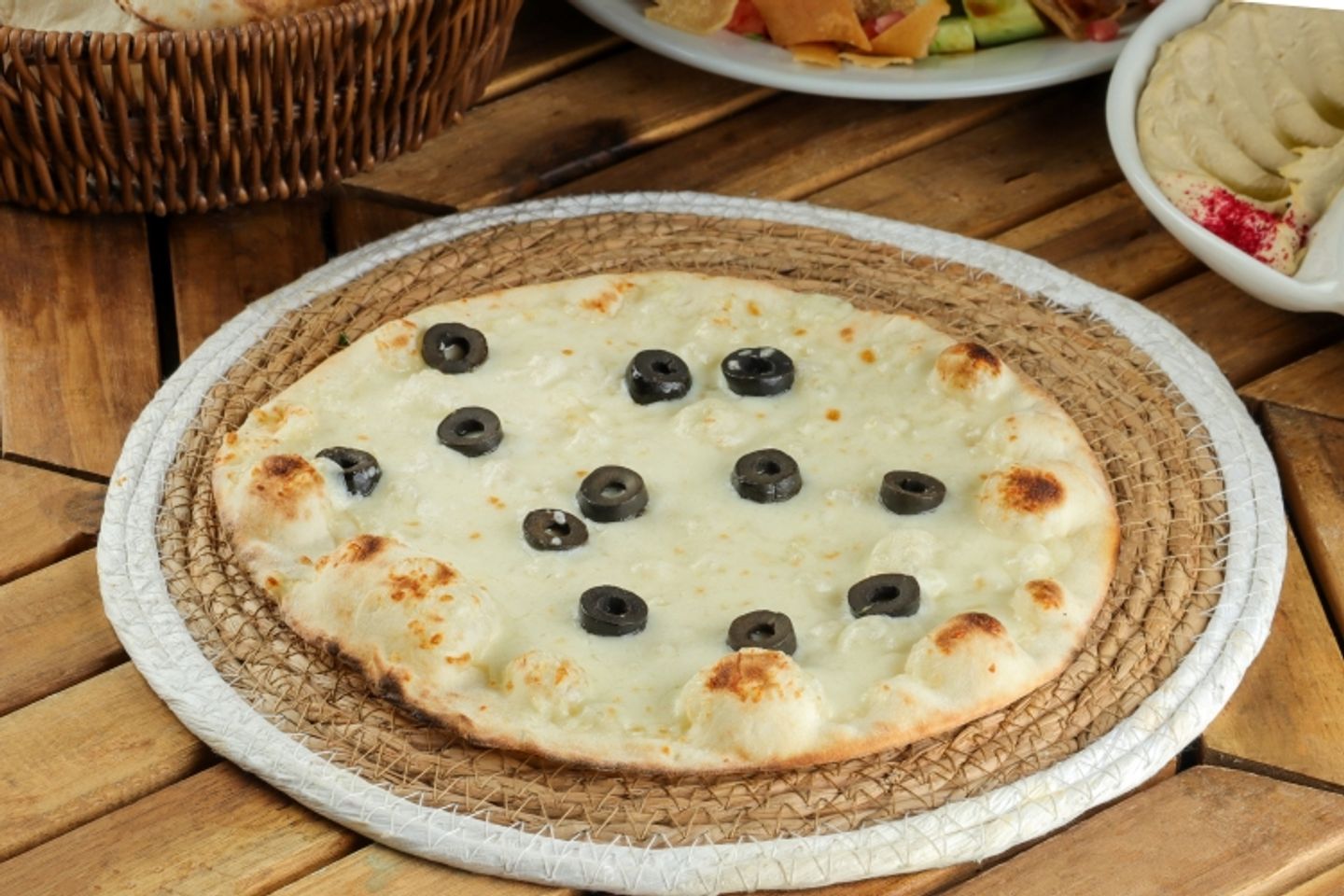 جبن زيتون