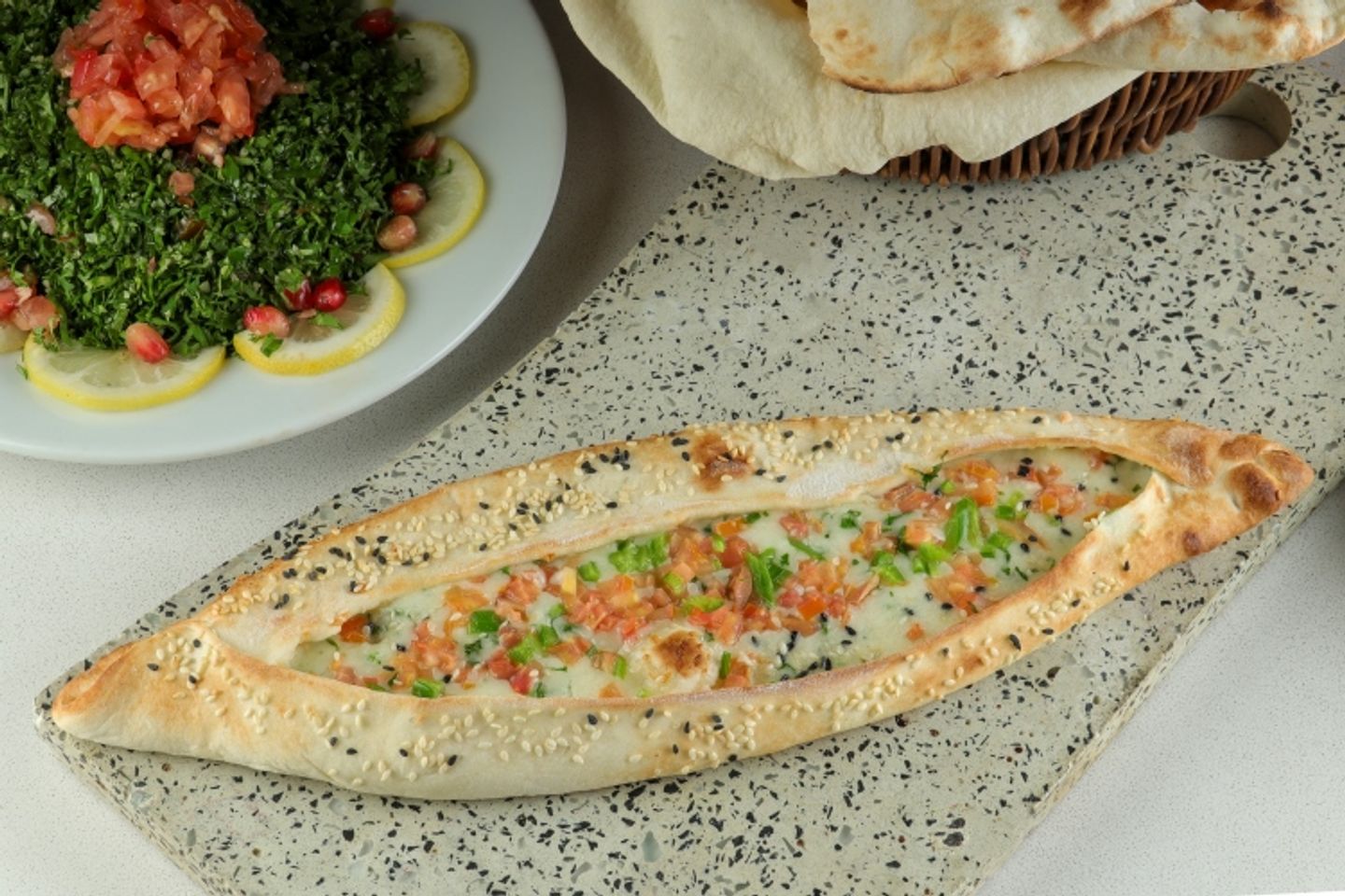 جبن عكاوي غصن زيتون