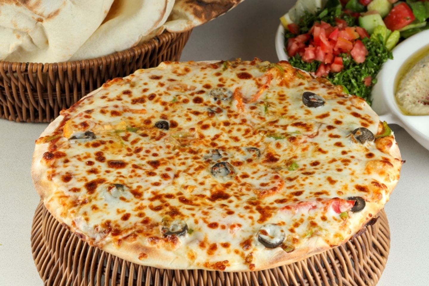 بيتزا خضار وسط