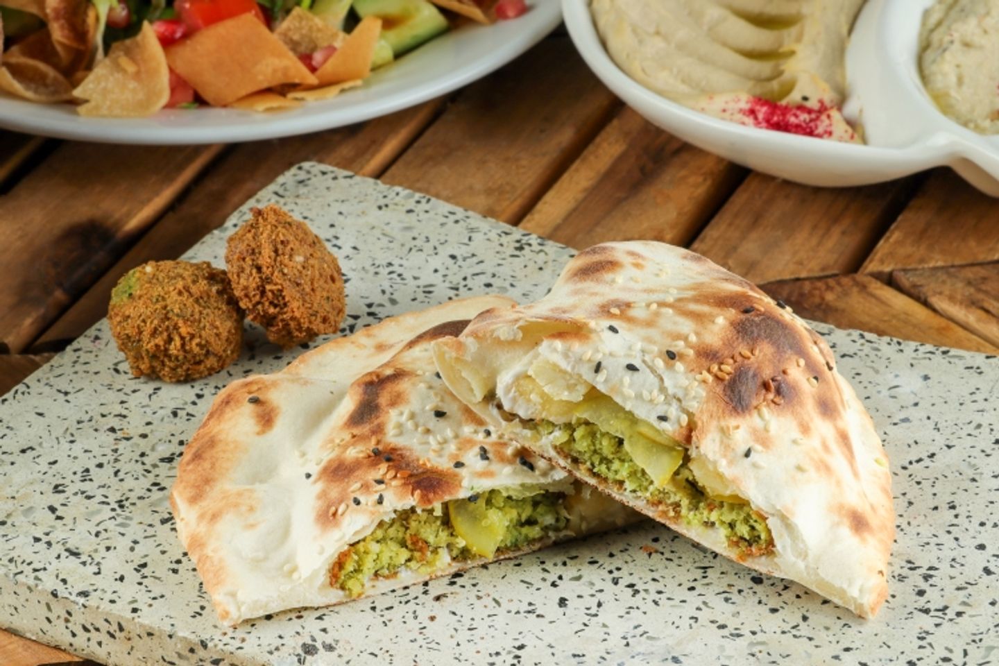 فطيرة لبنة فلافل