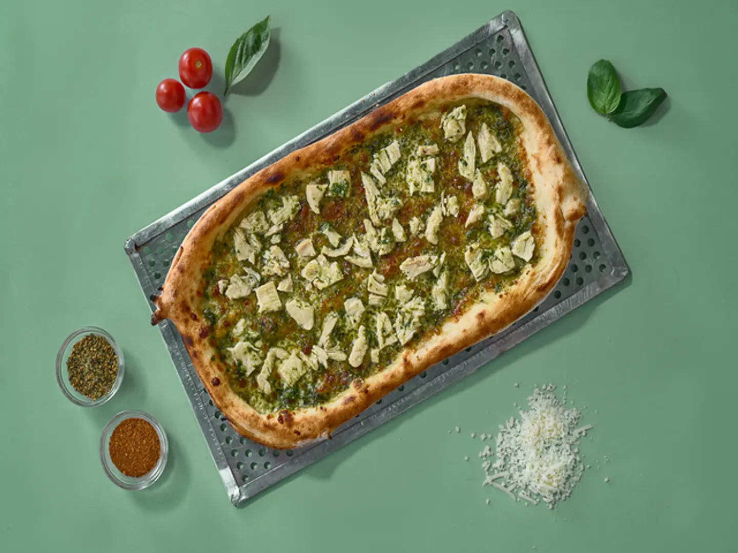 بيتزا الدجاج بالبيستو