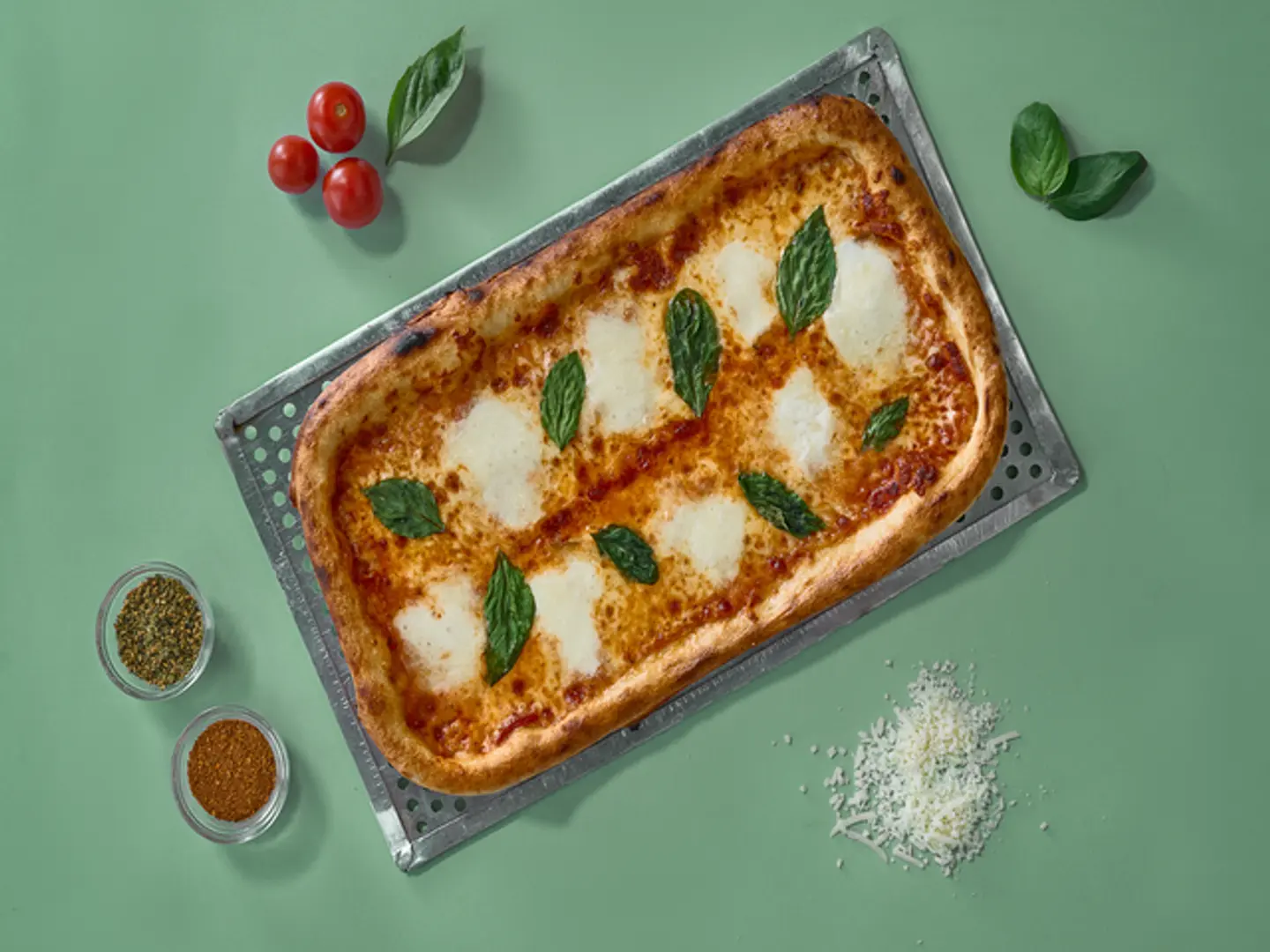 بيتزا مارغريتا بجبنة البافلو