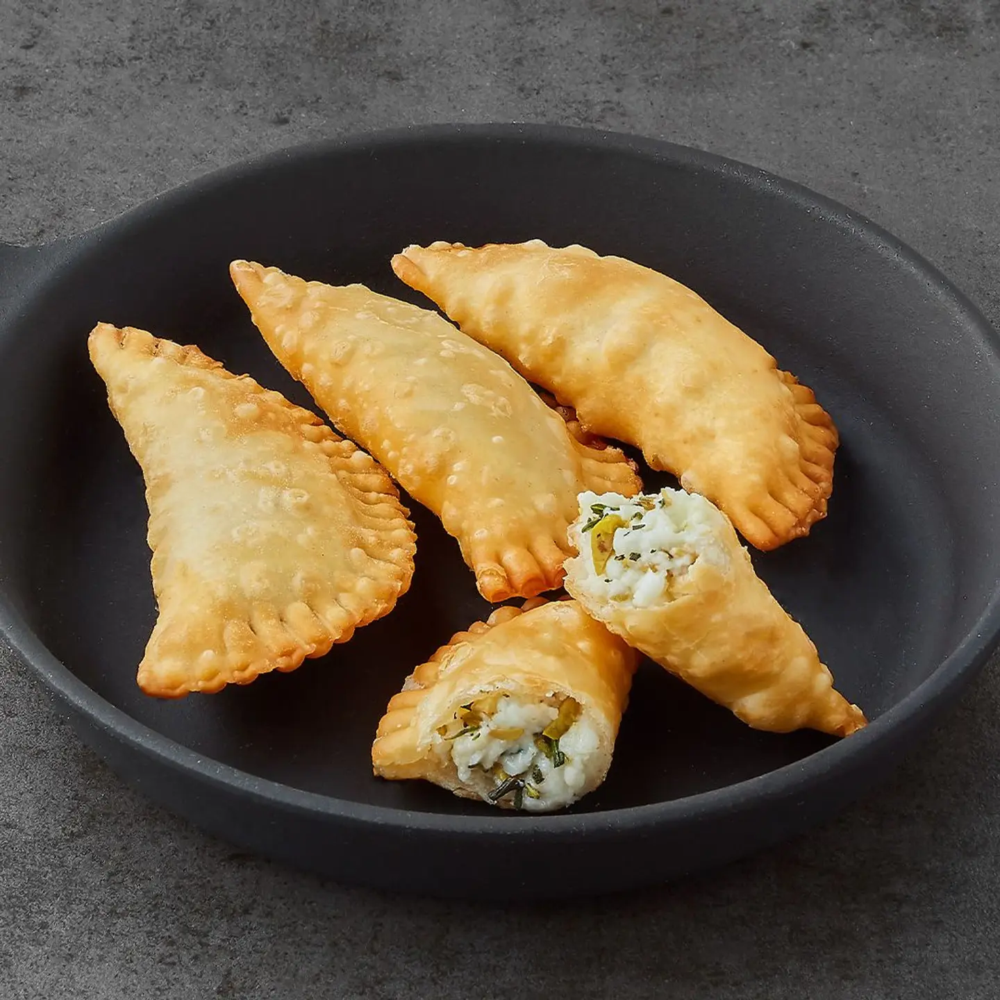 سمبوسك بالجبنة