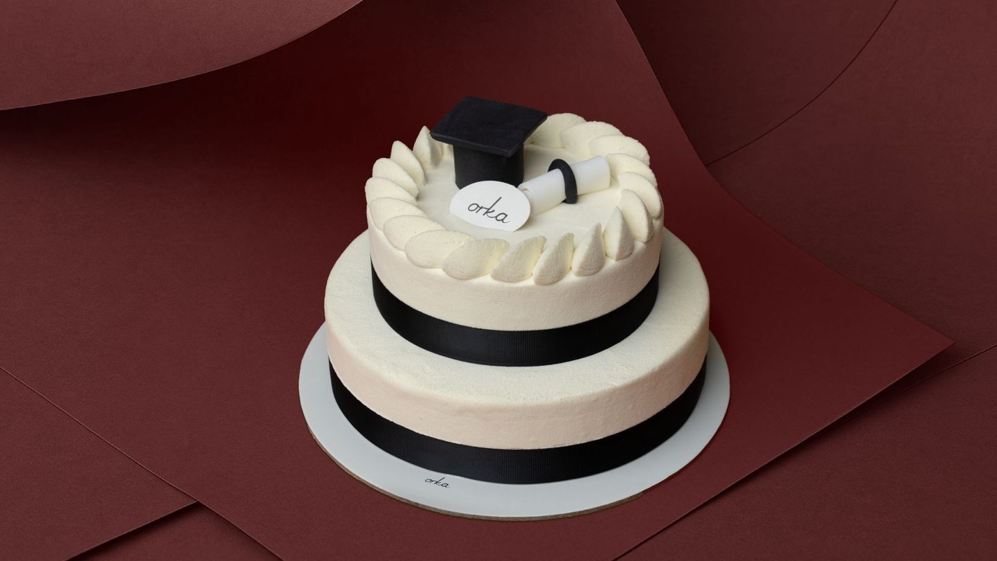 Double Layer Graduation Cake