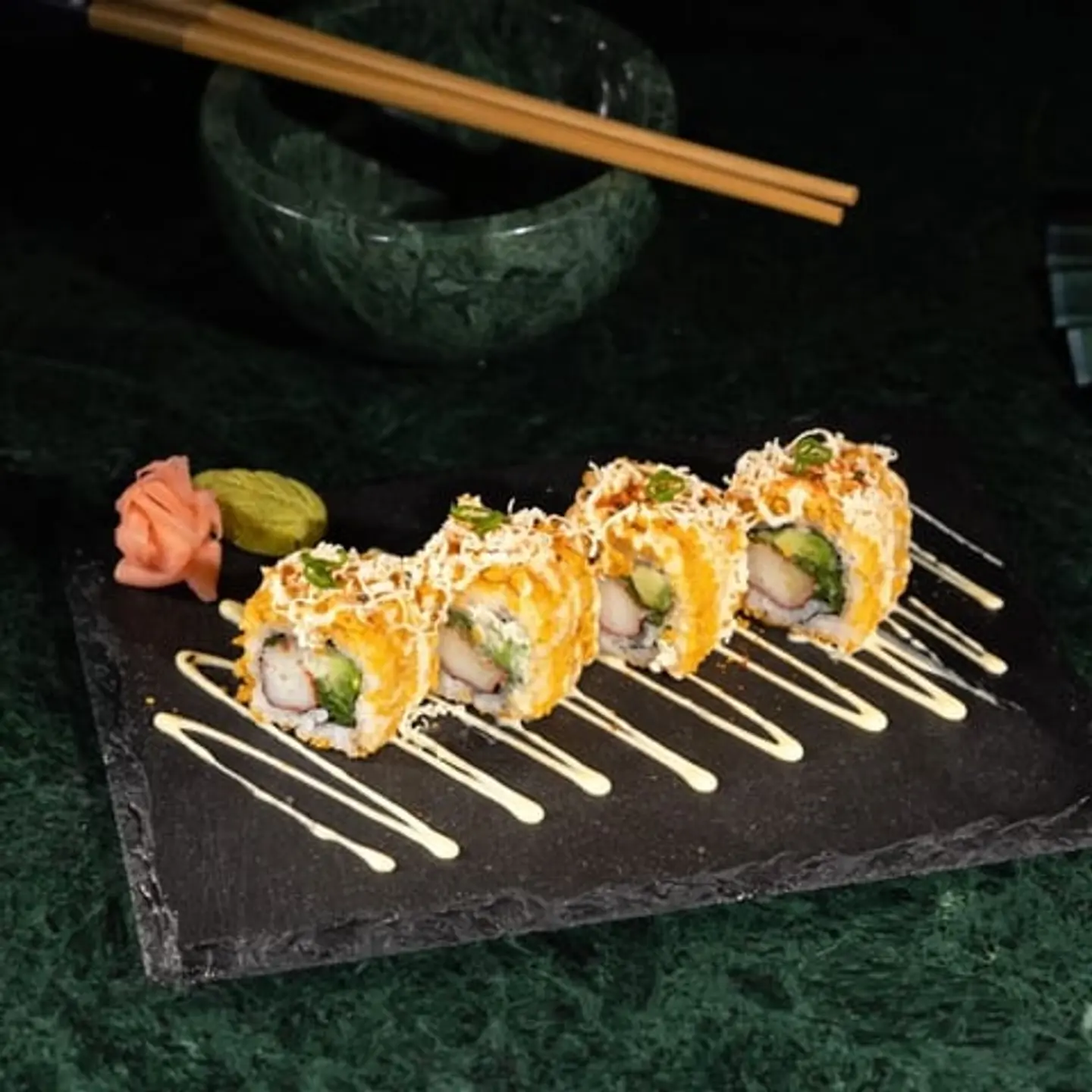 Oman Chips Chicken Roll