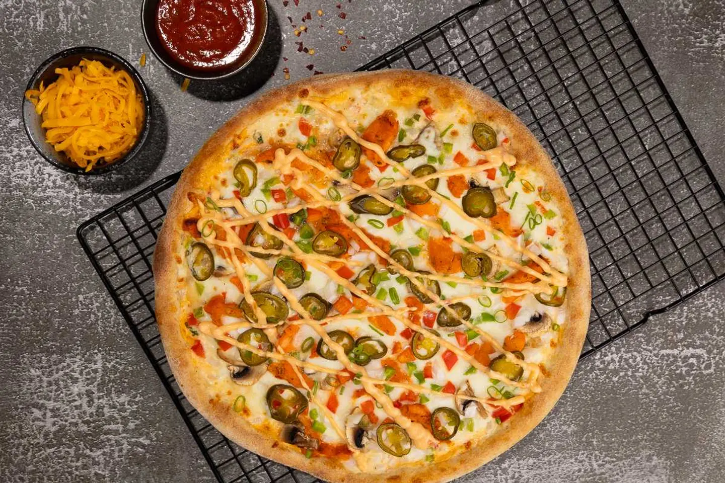 بيتزا دجاج تيكا ومشروم - ١٢ إنش