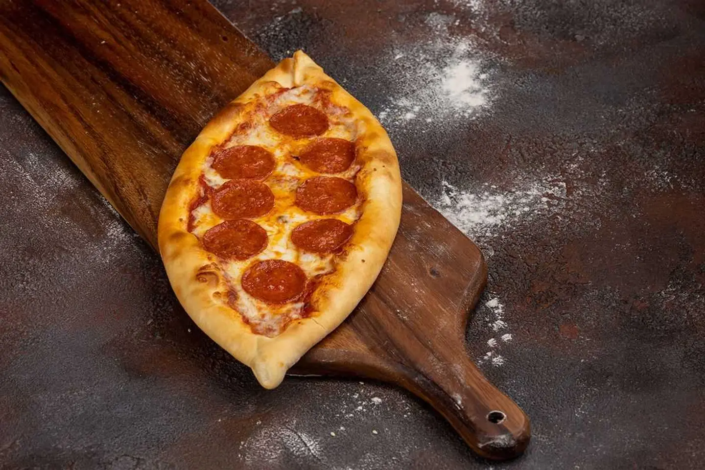 فطيرة بيبروني و جبنة