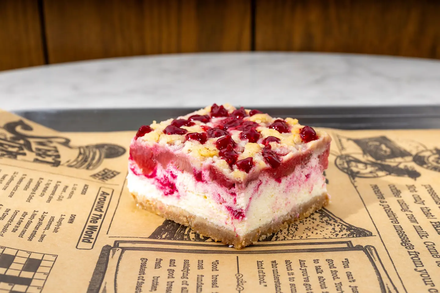 Strawberry Chesecake Crumble Slice