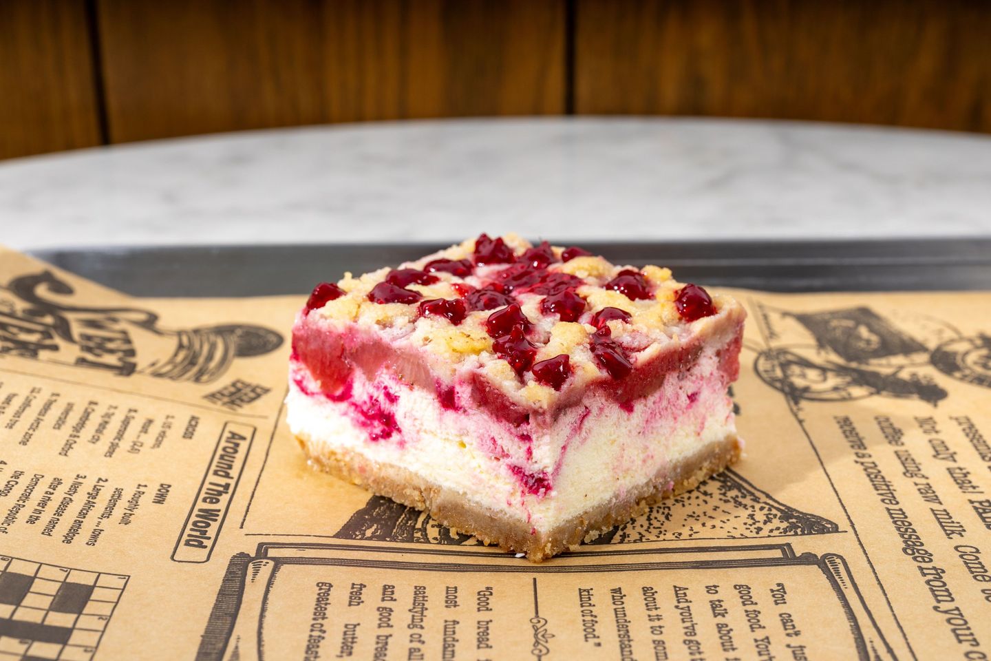 Strawberry Chesecake Crumble Slice