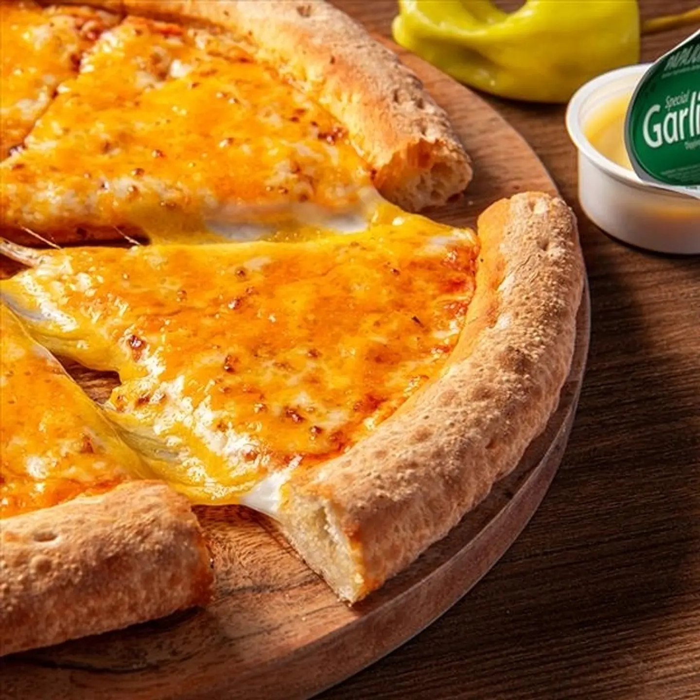 Cheddar Feast Pizza Medium