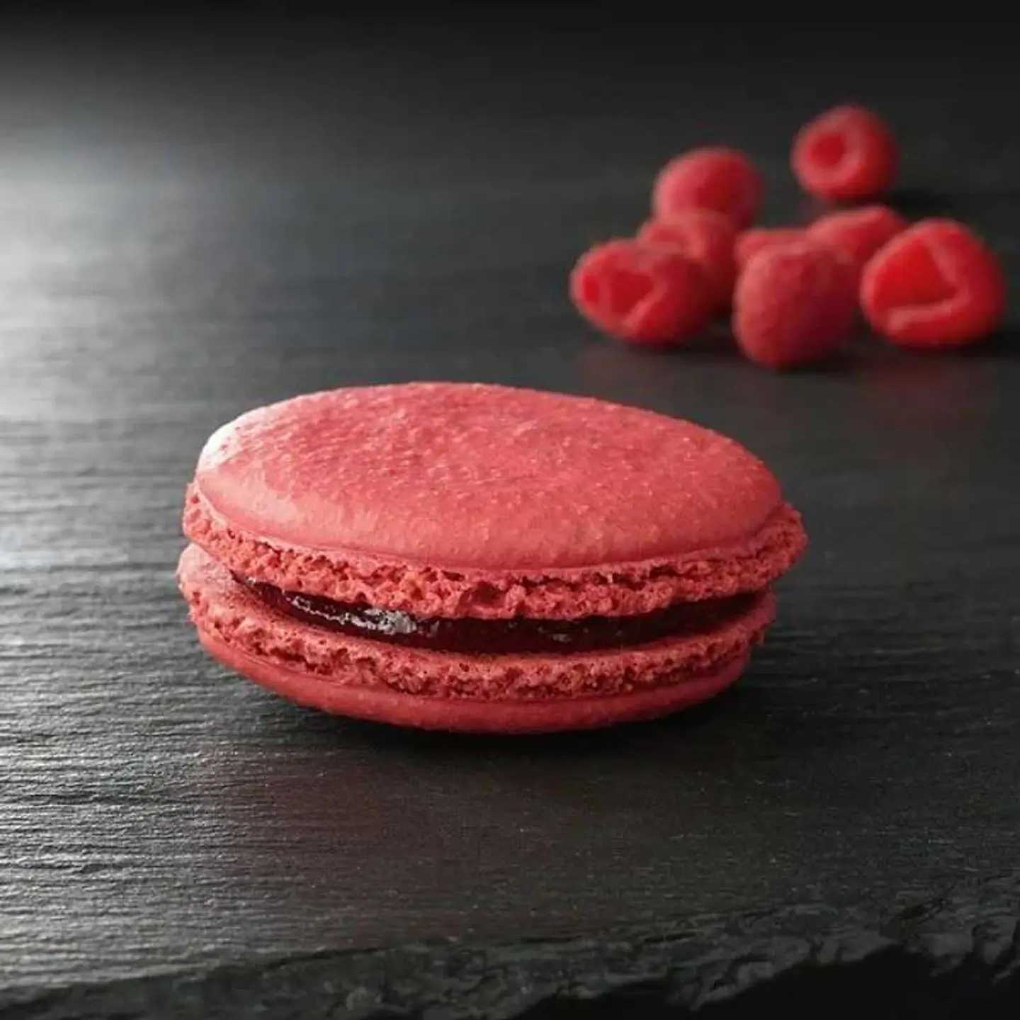 Raspberry Macaroon
