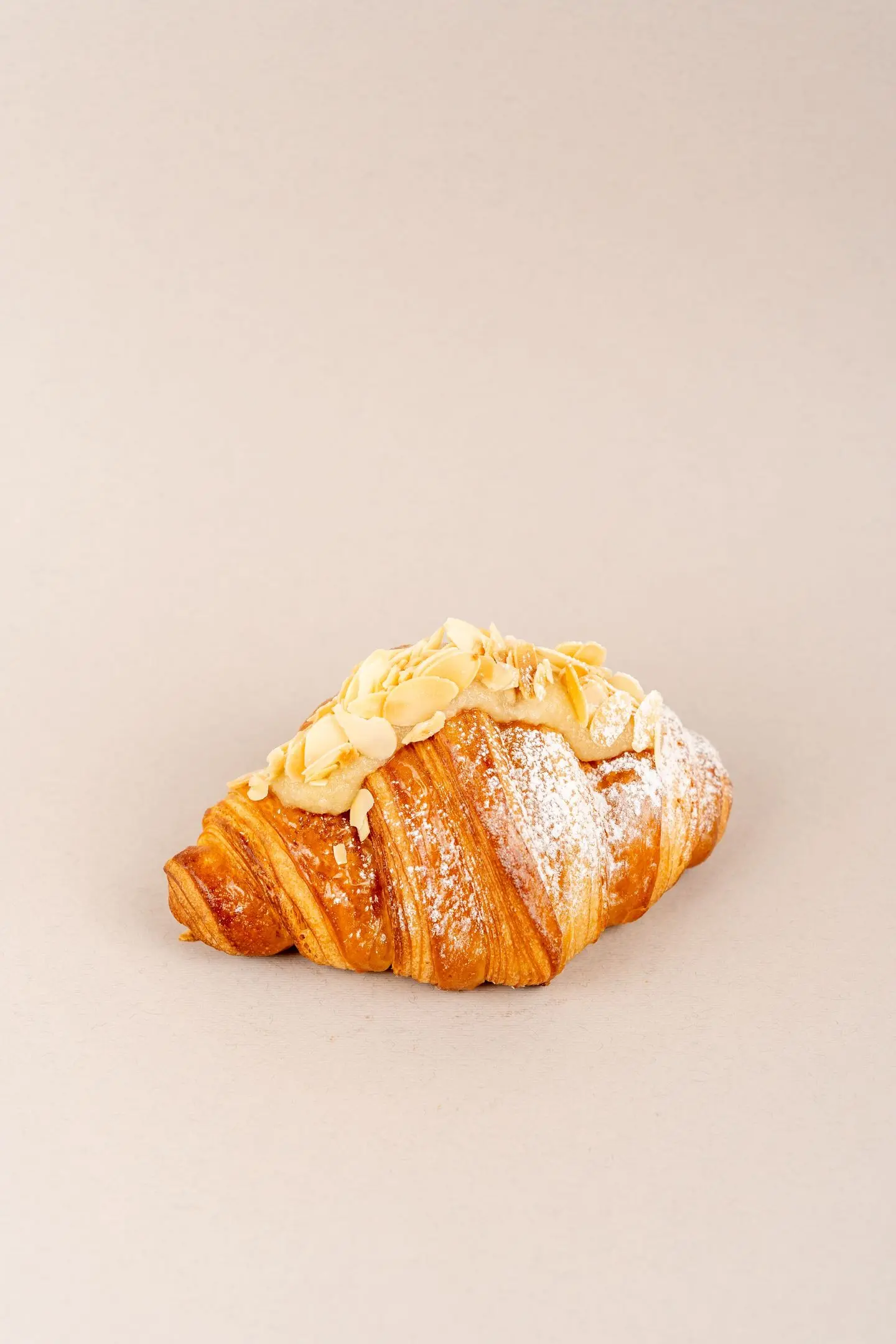 كرواسون اللوز