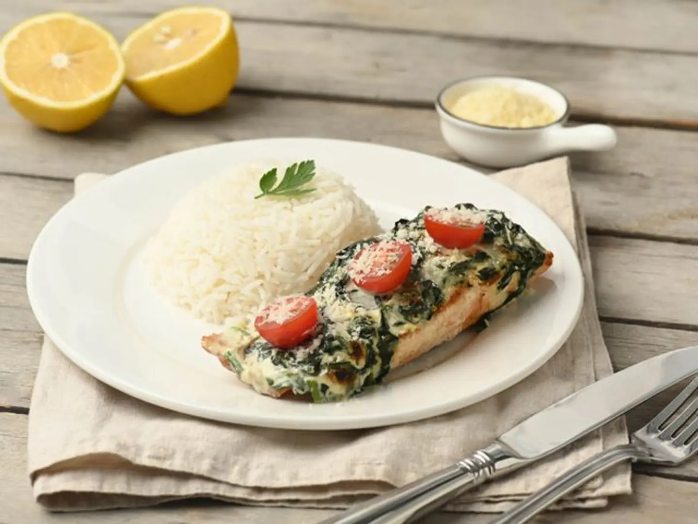 Salmon Fillet With Spinach & Parmesan 160g