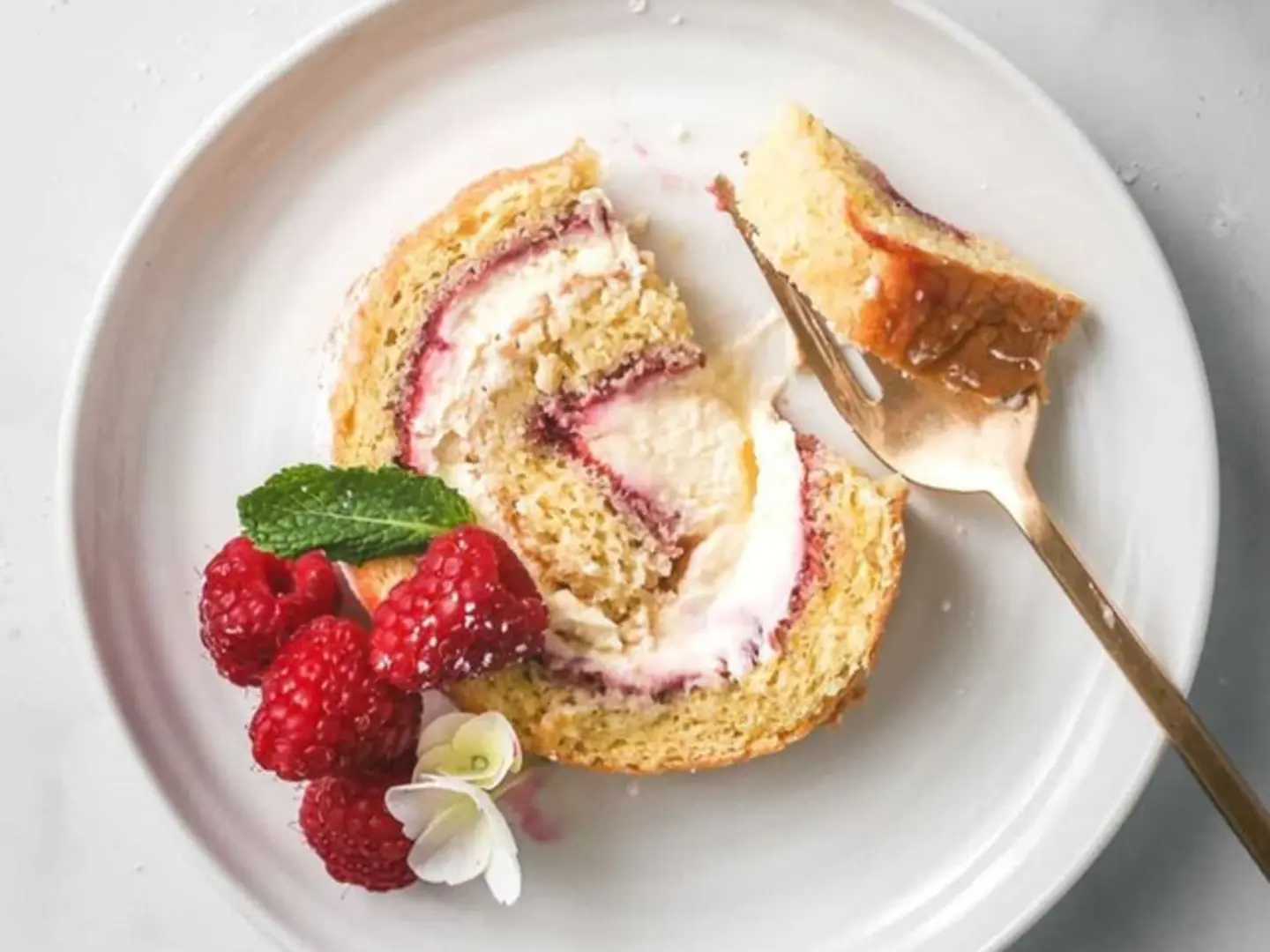 Strawberry Vanilla Swiss Roll