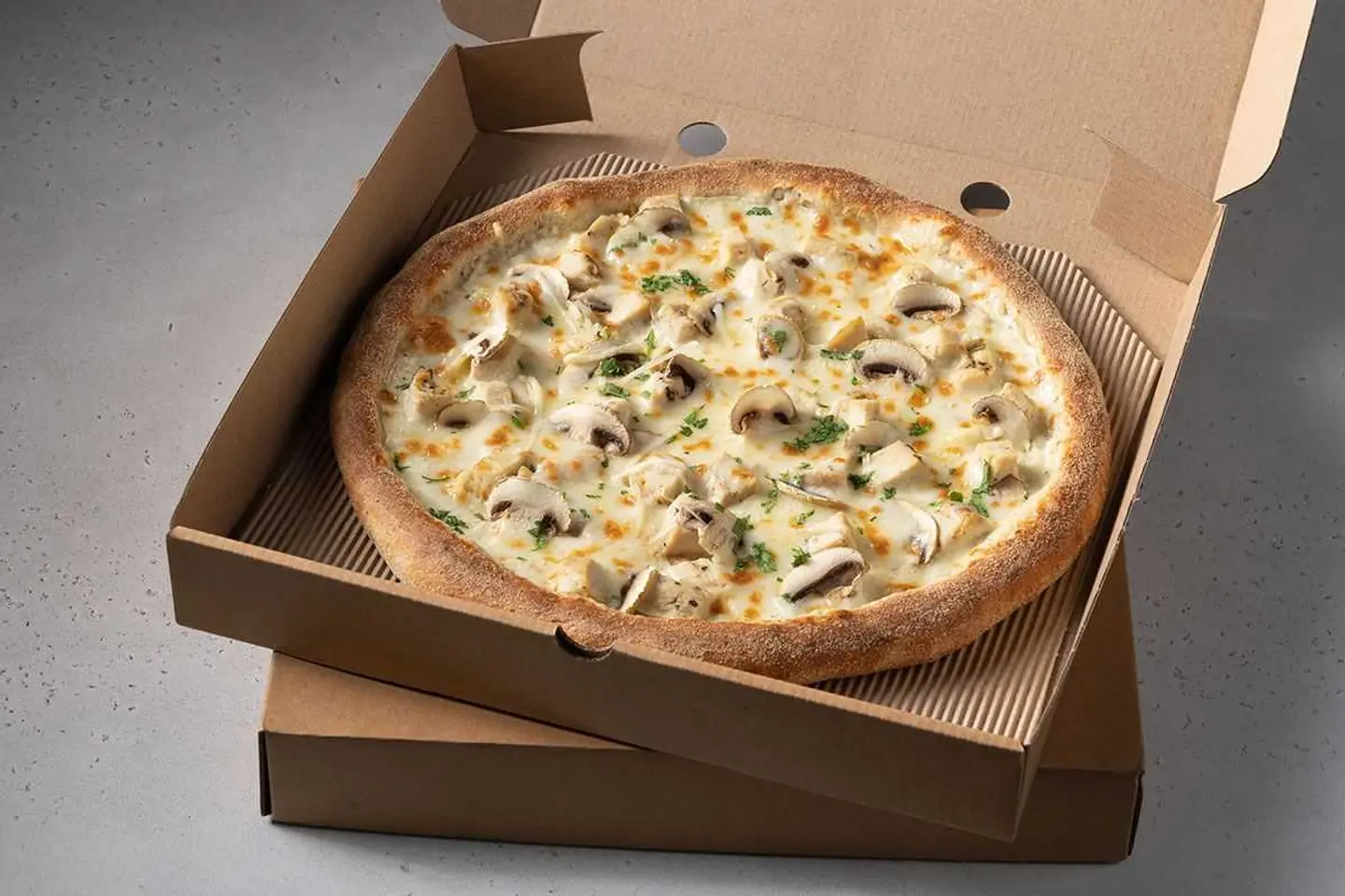 Chicken Alfredo Pizza Large