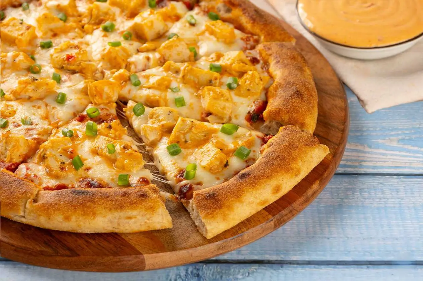 Dynamite Chicken Pizza Medium