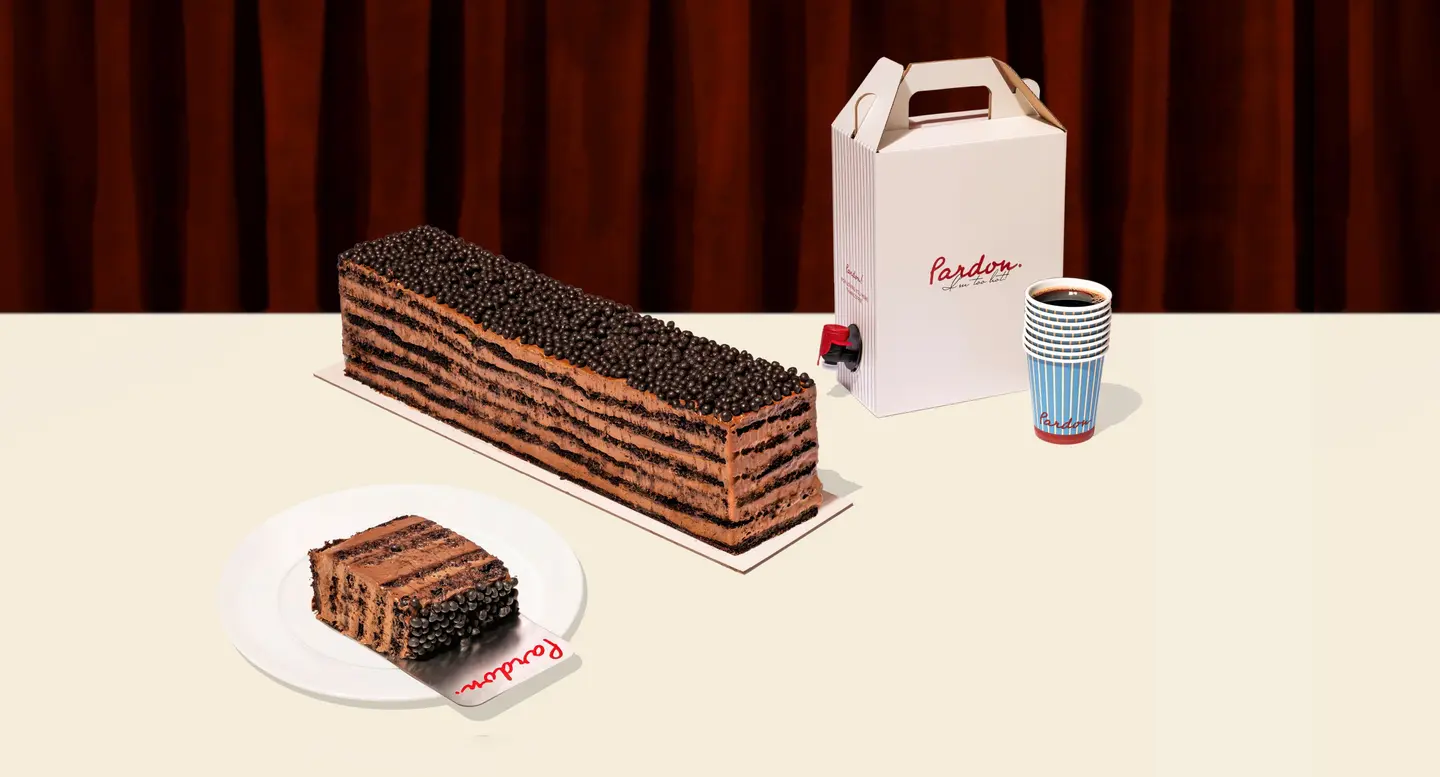 قهوة باردون مع كيكة تشوكلت ليرززز