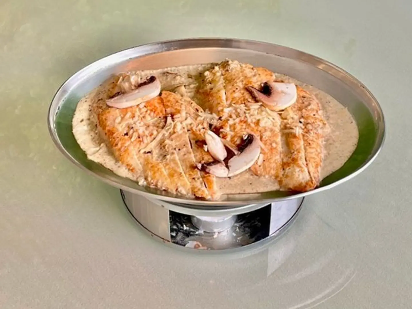 فيليه دجاج مشوي بصوص الفطر ٢٠٠جم