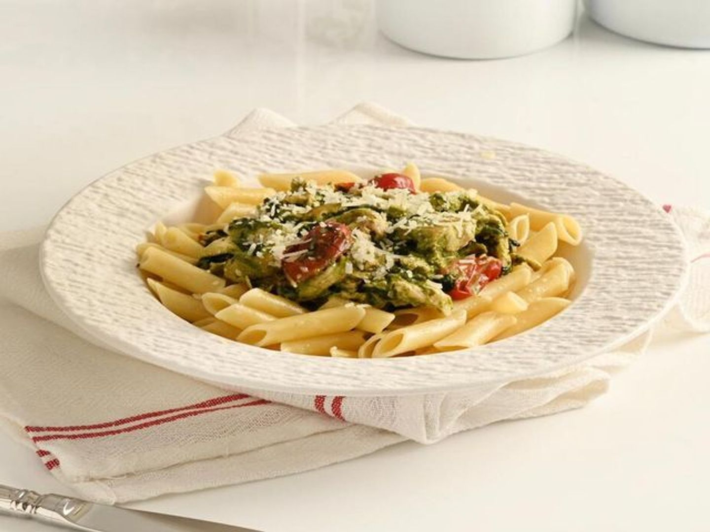Pasta With Spinach And Sun Dried Tomatoes 150g