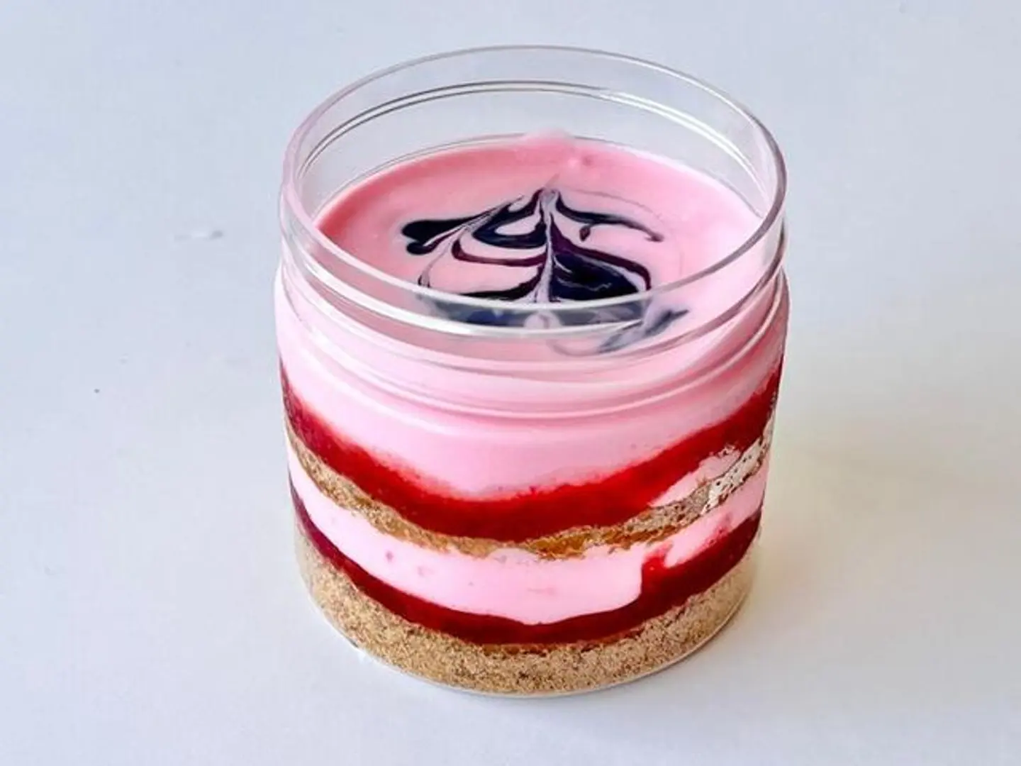 تشيز كيك بجبنة الفيتامع الفراولة