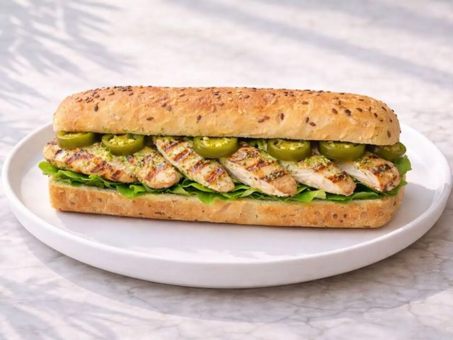 ساندوتش دجاج بيستو وهالبينو ١٥٠ غ