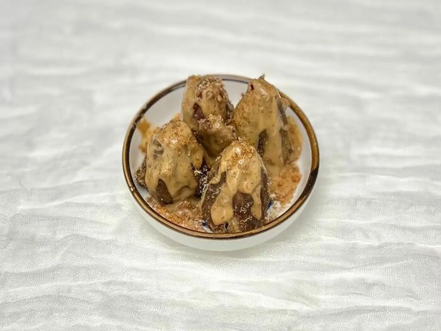 4 Pieces Of Stuffed Dates