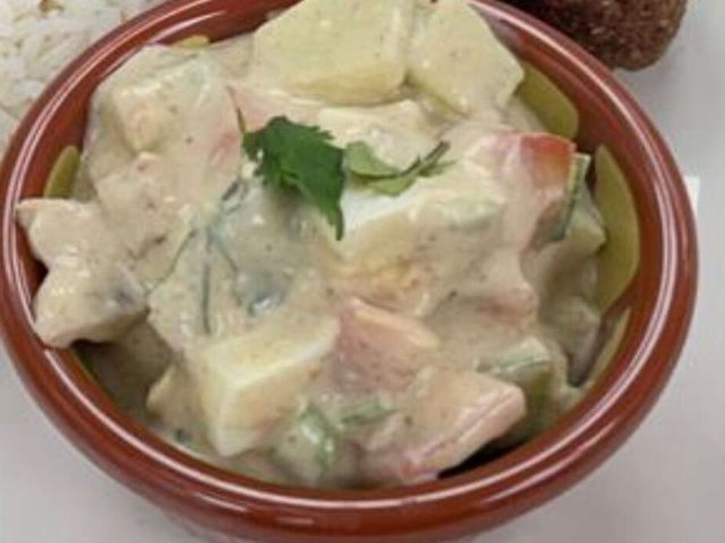سلطة طحينة بالخضار