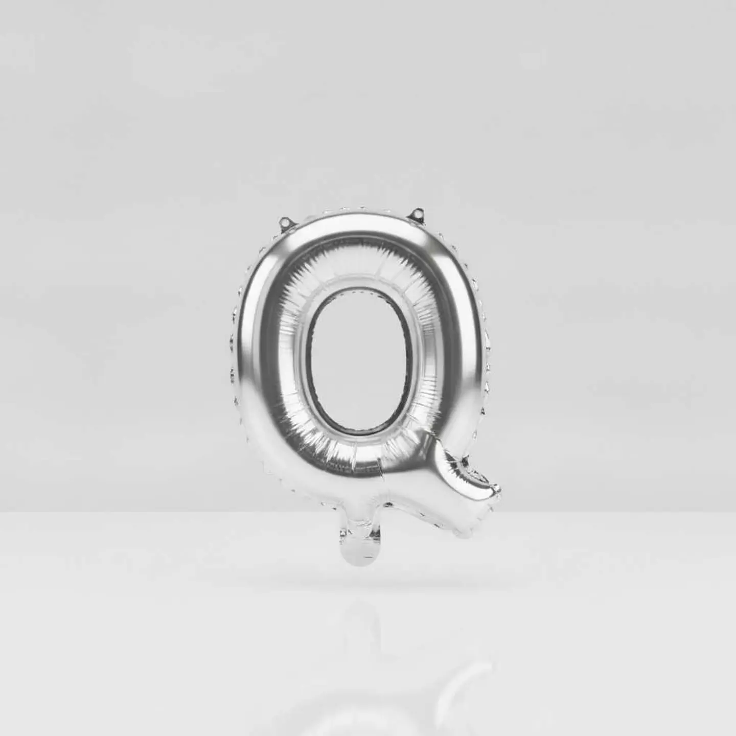 Small Letter Balloon Q Silver Color