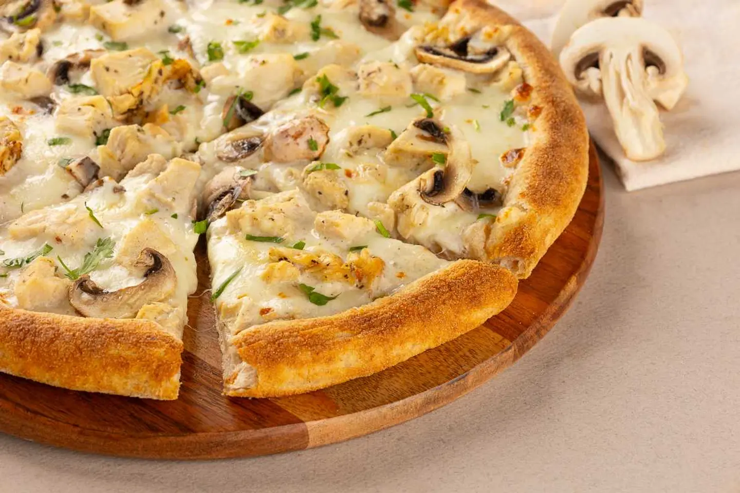 Chicken Alfredo Pizza Medium
