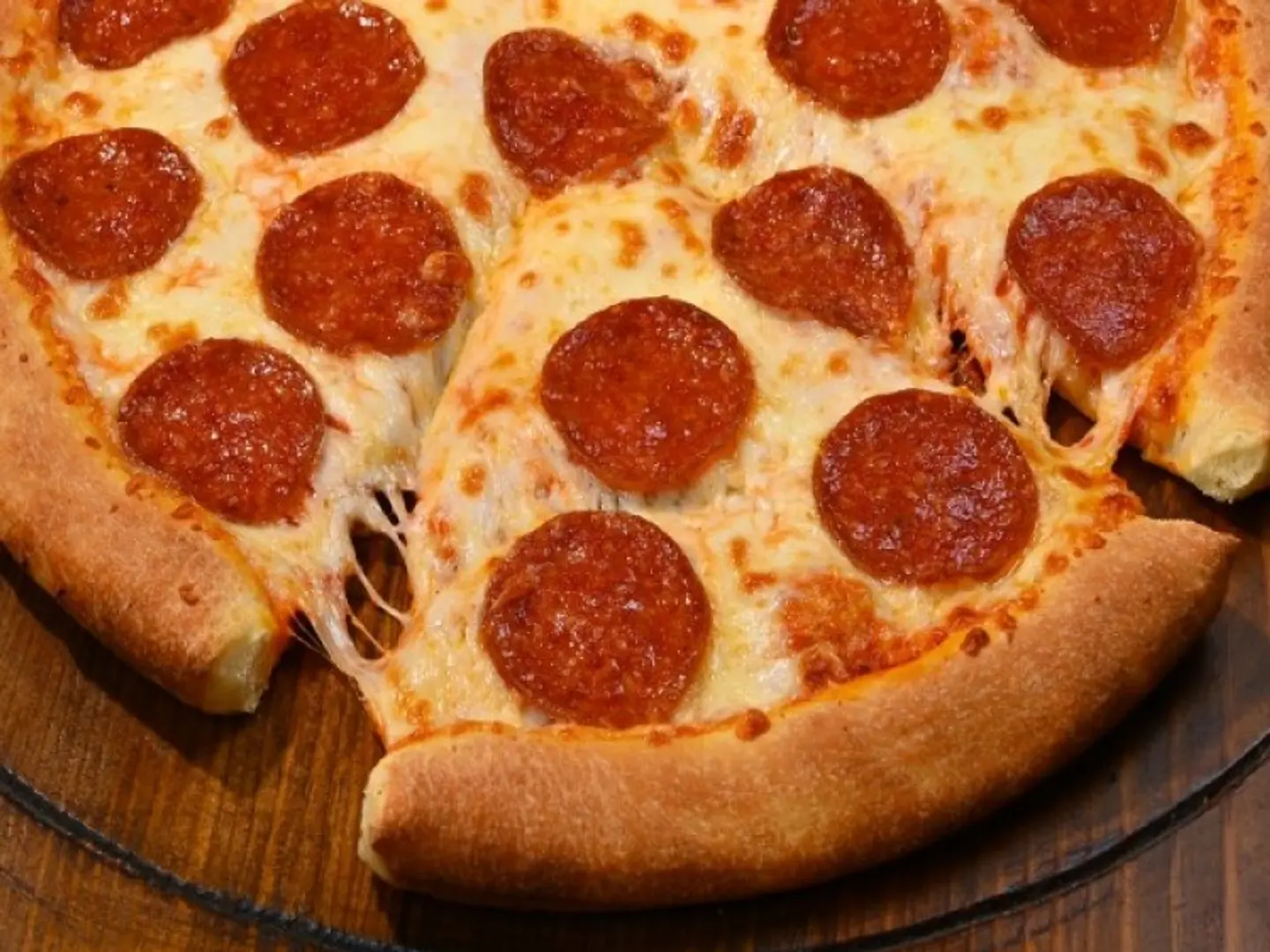 بيتزا بيبروني