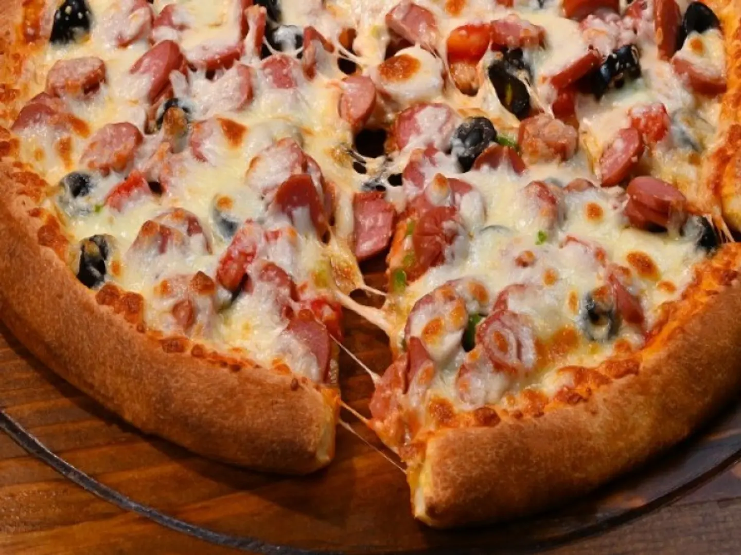 بيتزا نقانق