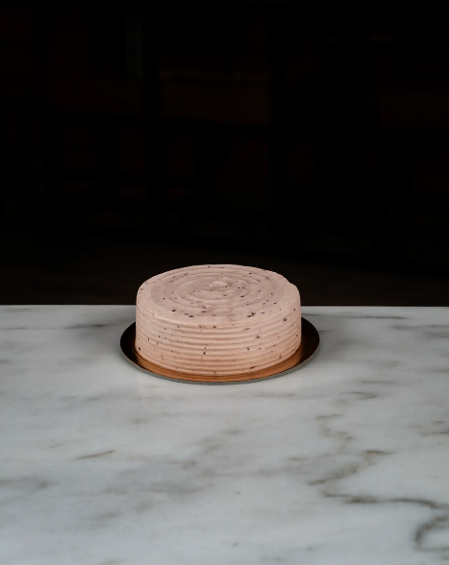 كيكة التوت الأحمر وسط