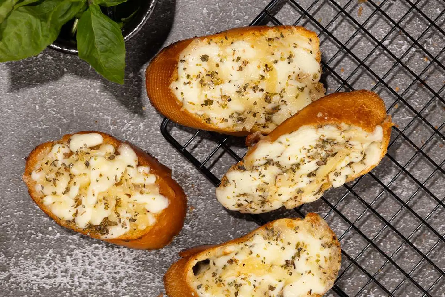 Garlic Bread With Cheese