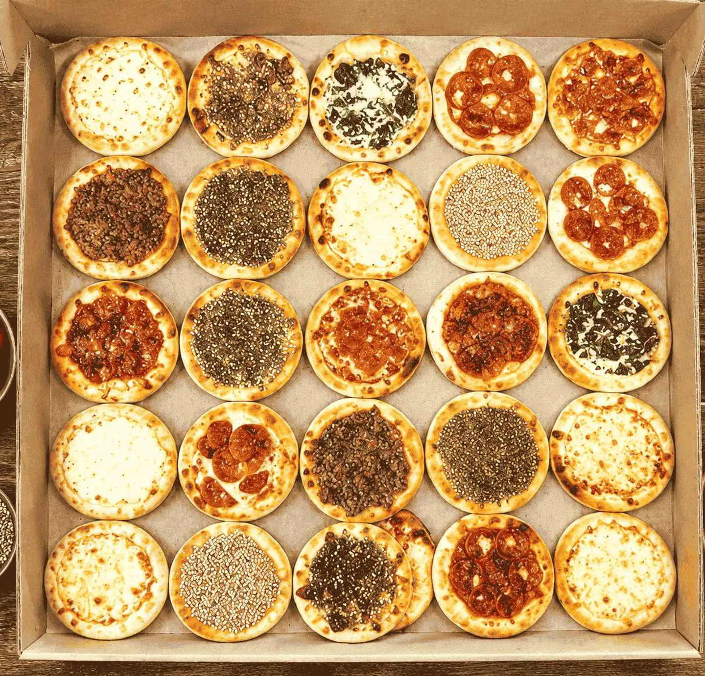 Manaqeesh Box 24 Pcs